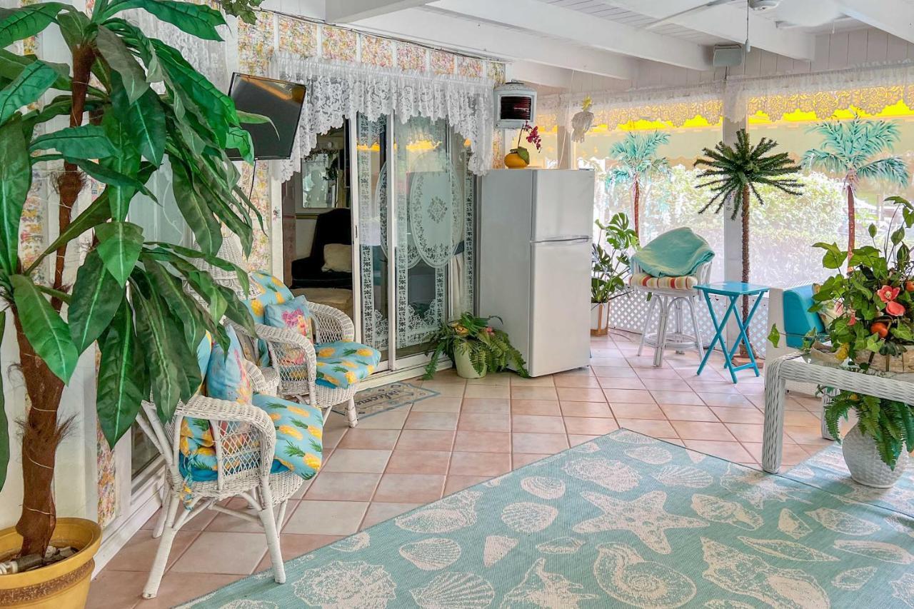Pams Mermaid House With Riverfront Yard And Lanai! Apartment Уики Уочи Екстериор снимка