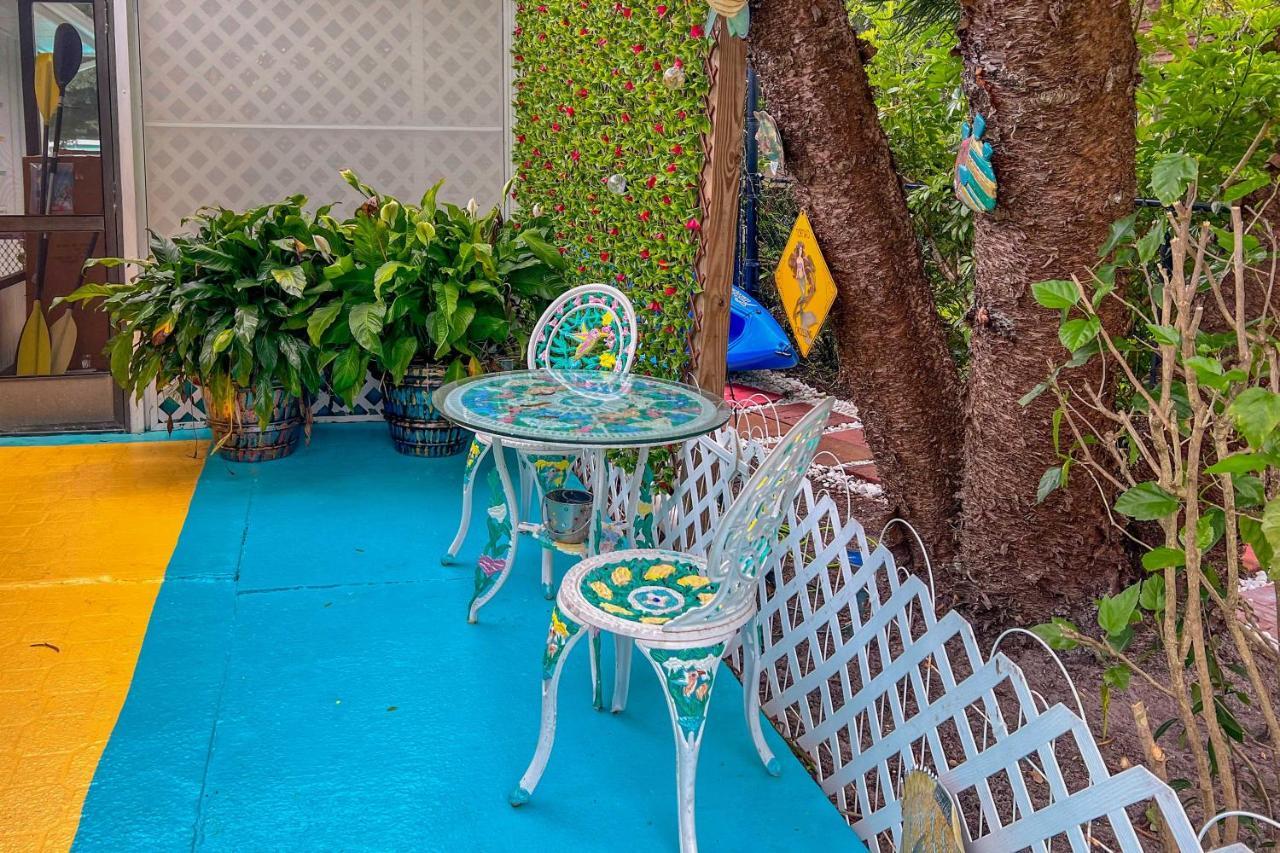 Pams Mermaid House With Riverfront Yard And Lanai! Apartment Уики Уочи Екстериор снимка