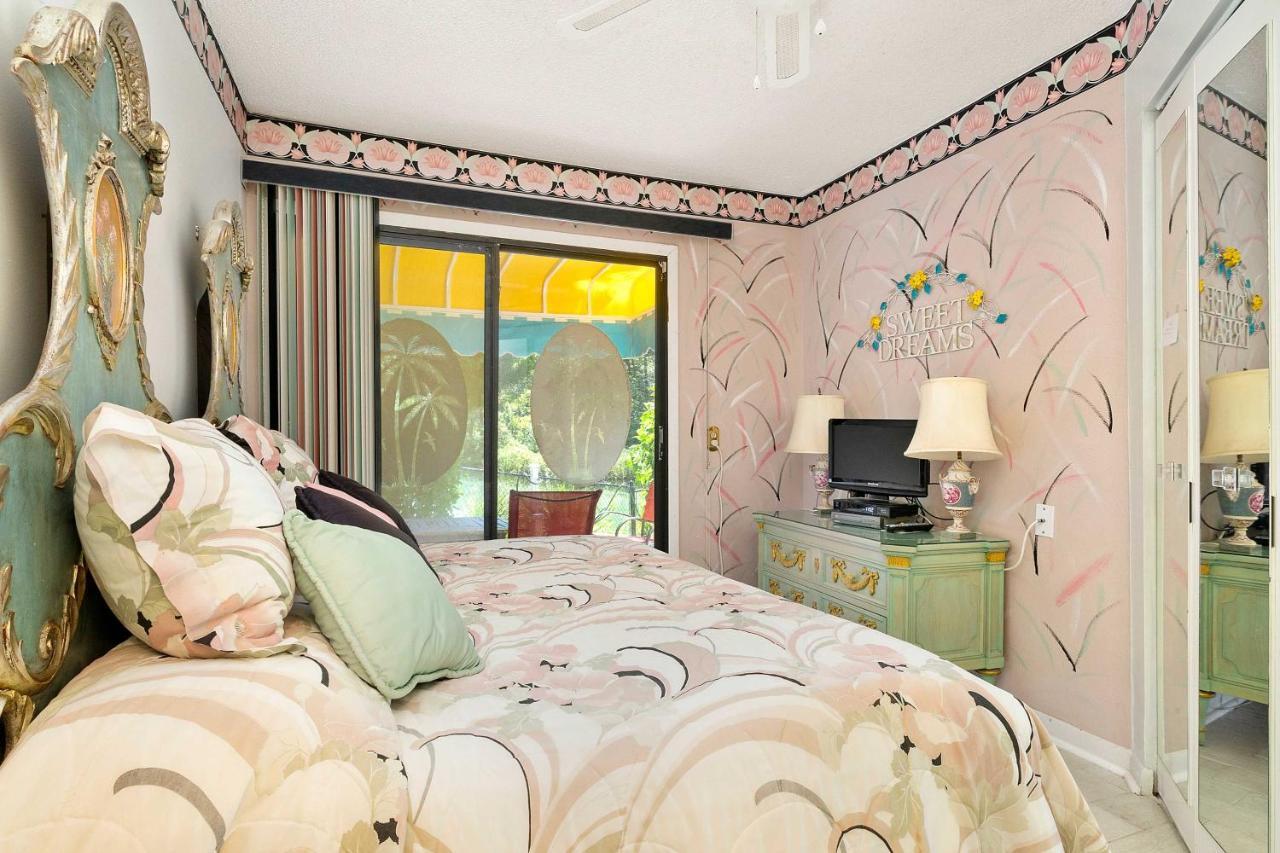 Pams Mermaid House With Riverfront Yard And Lanai! Apartment Уики Уочи Екстериор снимка