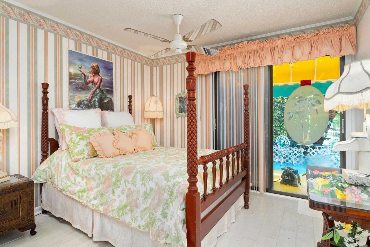 Pams Mermaid House With Riverfront Yard And Lanai! Apartment Уики Уочи Екстериор снимка